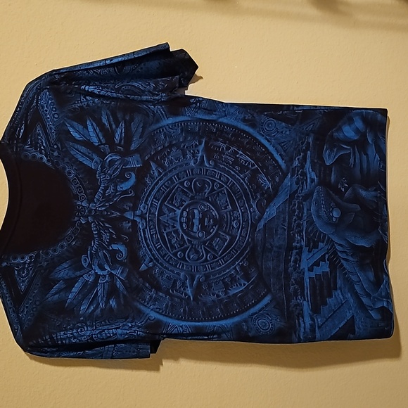 Shirts - Picture 2 of 4